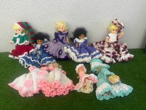 lot 92 image: Dolls