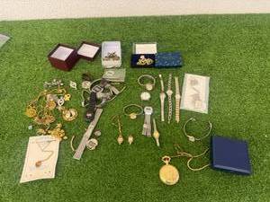 lot 97 image: Jewelry & Watches