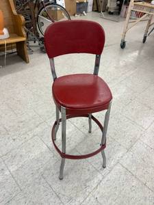 lot 118 image: Cosco Stool