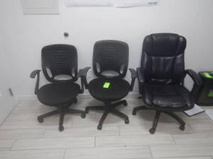 lot 28 image: (3) Office Chairs