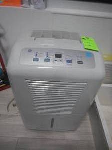 lot 34 image: LG Portable AC Unit