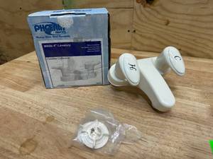 lot 105 image: VALTERRA PF222201 Lavatory Faucet