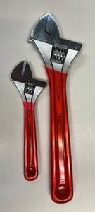 lot 142 image: 2 Piece Cushion Grip Adjustable Wrench Set