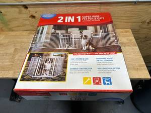 lot 31 image: Carlson Pet Products Carlson 2-in-1 White Super Pet Gate and Pet Yard