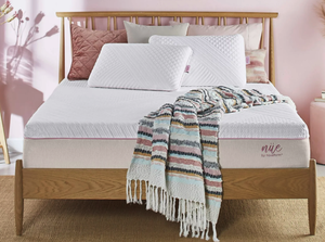 lot 7 image: Nue California King 10 Memory Foam Mattress