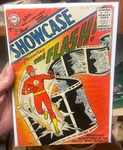 DC Showcase #4 First appearance of THE FLASH Barry Allen - 1956