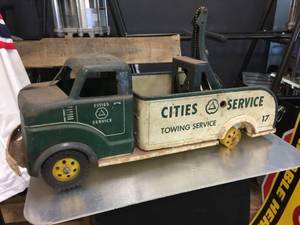 lot 112 image: Vintage MARX Cities Service Pressed Steel Truck Project