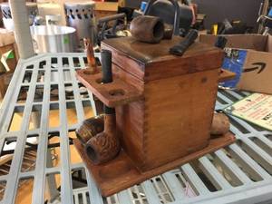 lot 128 image: Vintage Smoking Pipes - Pipe StandBox