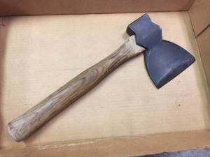 lot 130 image: Vintage True Temper TB2 Hatchet