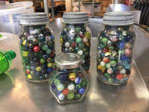 lot 139 image: 4 Jars Marbles - Interesting ColorsDesigns