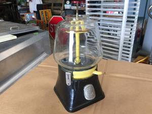 lot 140 image: Antique 1 Cent Gumball Machine - Silverking
