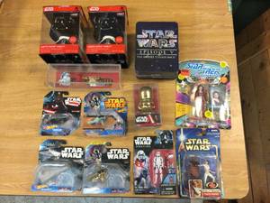 lot 178 image: Star Wars - Figures - Ships - Collectable