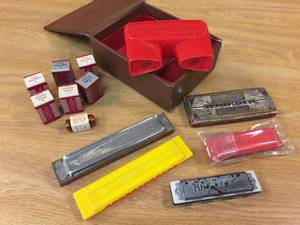 lot 182 image: Vintage Tru-Vue Viewer with Film - Harmonicas