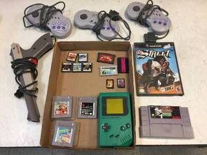 lot 193 image: Nintendo Game Boy - DS Games - Gun