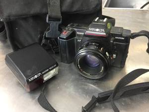 lot 196 image: Minolta 5000 AF Camera - Case