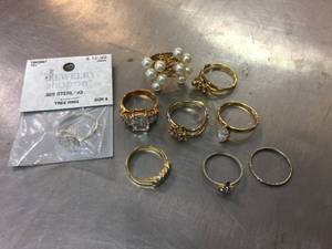 lot 239 image: Group Gold Tone - Sterling Womens Rings