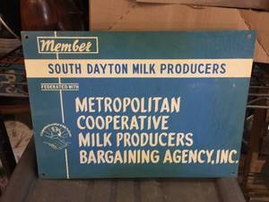 lot 257 image: Vintage Milk Producers - Metal Sign 14 x 10