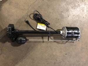 lot 24 image: LEO 13 HP Plastic Pedestal Pump Customer Returns See Pictures