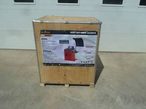 lot 60 image: Landhoner Heavy Duty Wheel Balancer