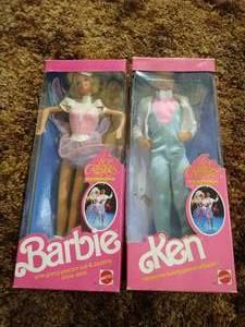 lot 45 image: 1989 Barbie & Ken Ice Capades Set