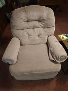 lot 51 image: Lane Recliner