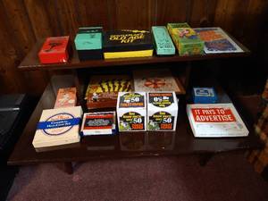 lot 56 image: Small Table & Numerous Vintage Novelty Gifts