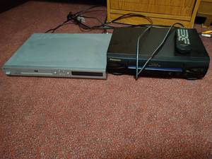 lot 70 image: DVD & VHS Players