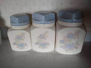 lot 143 image: (3) Vintage Kitchen Cannisters