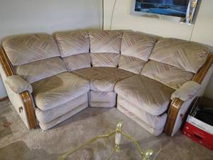 lot 151 image: Large Sectional Sofa