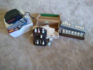 lot 164 image: Electronics & Decor Lot