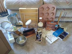 lot 170 image: Kitchen Item Lot - Mostly Vintage