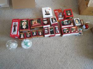 lot 174 image: Large Lot of Christmas Ornaments - Mostly Hallmark