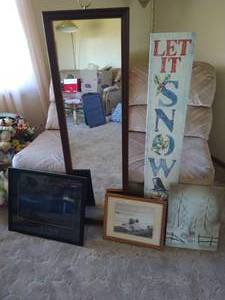 lot 176 image: Mirror & Wall Decor Lot