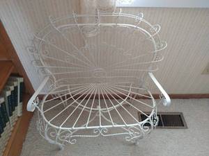 lot 182 image: Nice Metal Doll Bench