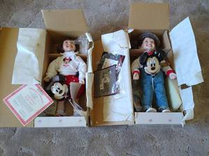 lot 184 image: (2) Ashton-Drake Dolls - Disney World Boy & Girl