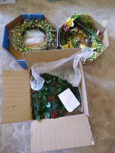 lot 191 image: (3) Wreaths - 2 Spring and 1 Christmas