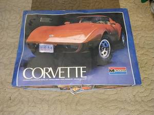 lot 207 image: Vintage Monogram 18 Scale Corvette Model - Very Large Box