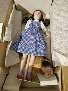 lot 238 image: Franklin Heirloom Wizard of Oz Doll - Dorothy & Toto