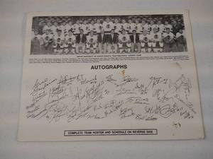 lot 253 image: 1987-88 Fighting Sioux Hockey Autographed Team Roster Card