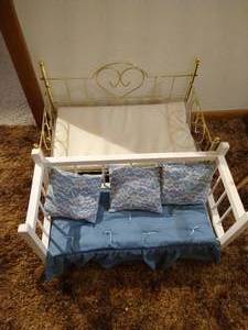 lot 259 image: (2) Doll Beds