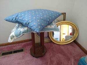 lot 271 image: Misc. Lot - Mirror, Picture, Small Table, Pillows