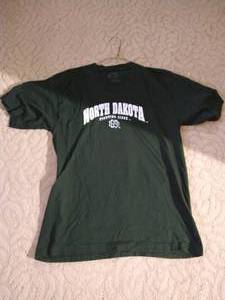 lot 283 image: Large Fighting Sioux Tshirt
