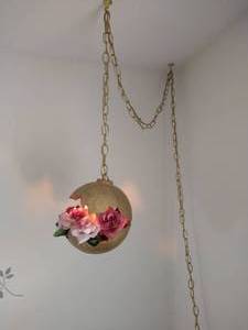 lot 297 image: Hanging Lamp