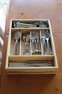 lot 58 image: Stainless Steel Cutlery Set with Wooden Organizer