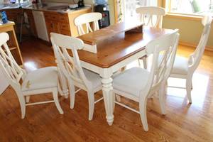 Dining Table Set with 6 Chairs and Cushion Damage