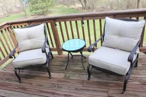 lot 63 image: Outdoor Patio Set with Two Lounge Chairs and Side Table