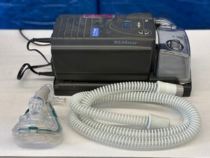 lot 16 image: Respironics 1005792 REMstar Plus Heated Humidifier with C-Flex - Includes Hose and Mask - Great Working Condition