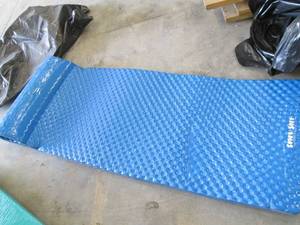 lot 28 image: Super Soft Large single person pool...