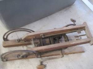 lot 39 image: Vintage 2-speed barn beam post dril...