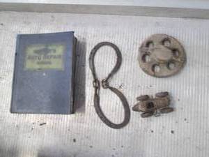lot 46 image: Antique Metal wind up car, 1961 Mot...